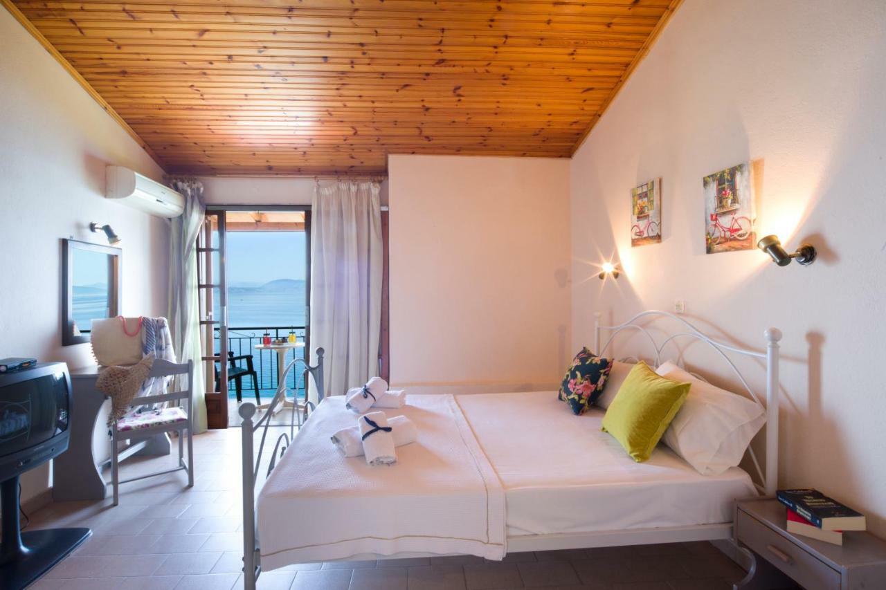 Casa Dei Venti - Sea View Apartments - 100M From The Beach Benitses  Bagian luar foto